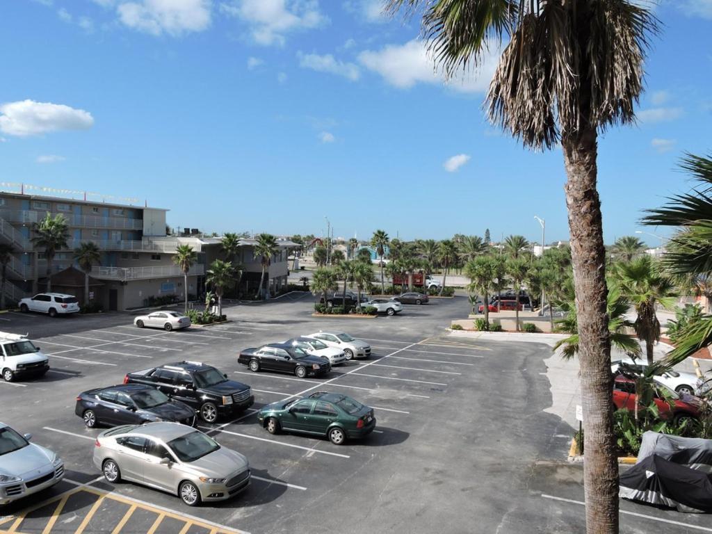 Ocean Breeze - Direct Ocean Front-Pool Is Open Leilighet Daytona Beach Eksteriør bilde