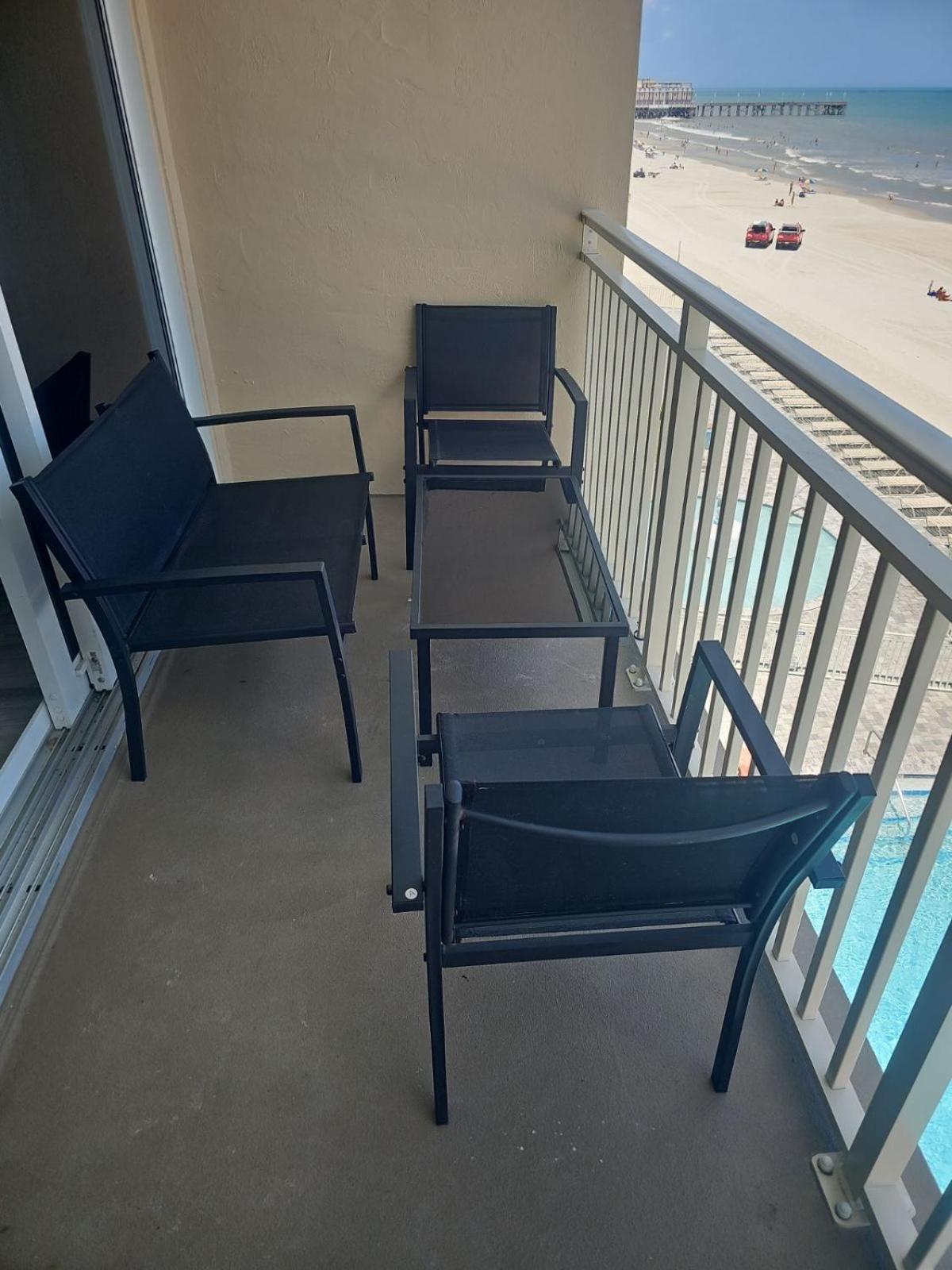 Ocean Breeze - Direct Ocean Front-Pool Is Open Leilighet Daytona Beach Eksteriør bilde