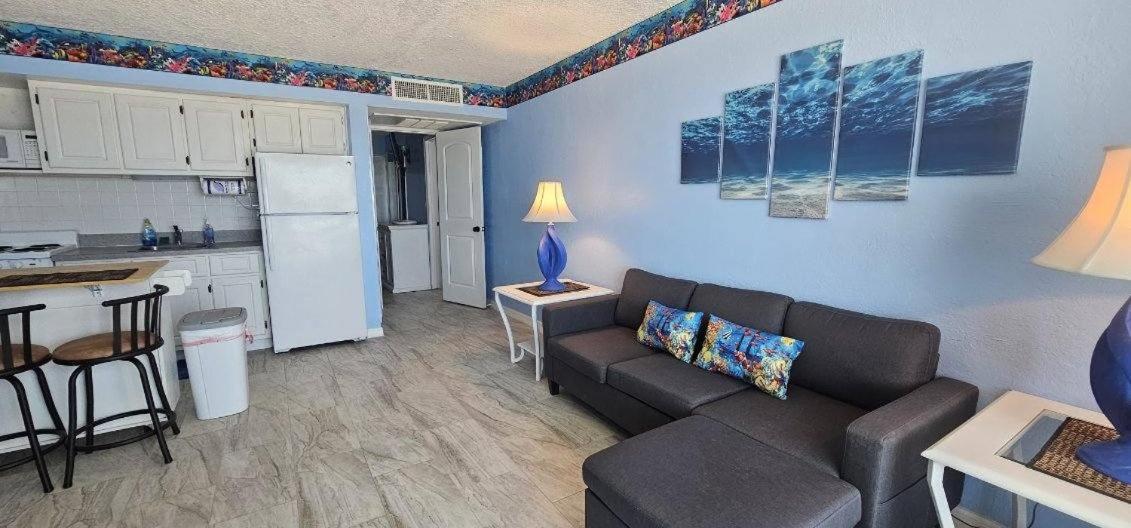 Ocean Breeze - Direct Ocean Front-Pool Is Open Leilighet Daytona Beach Eksteriør bilde