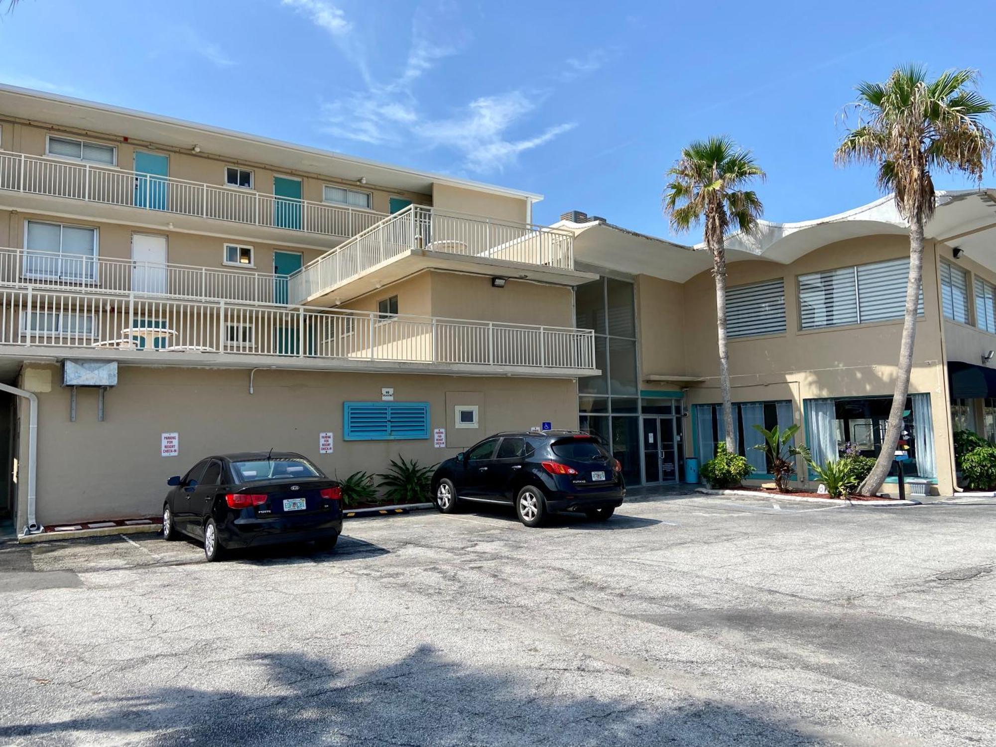 Ocean Breeze - Direct Ocean Front-Pool Is Open Leilighet Daytona Beach Eksteriør bilde