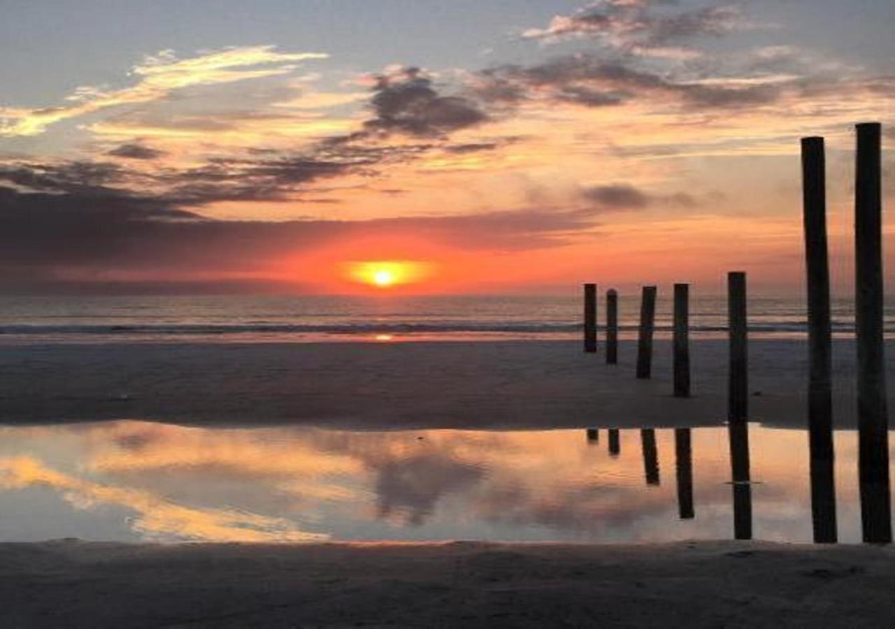 Ocean Breeze - Direct Ocean Front-Pool Is Open Leilighet Daytona Beach Eksteriør bilde