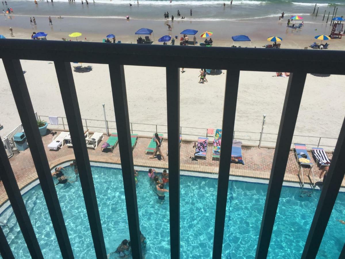 Ocean Breeze - Direct Ocean Front-Pool Is Open Leilighet Daytona Beach Eksteriør bilde